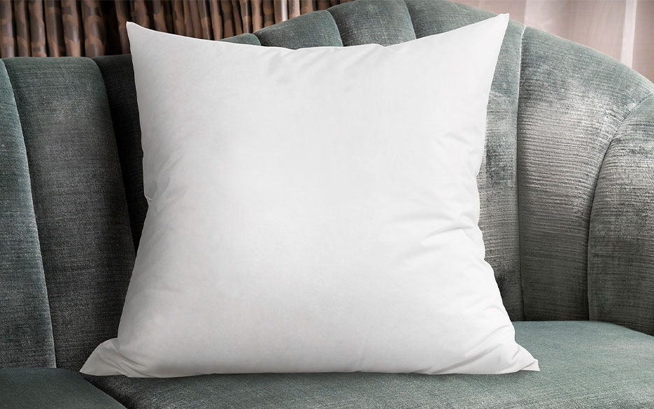 https://www.bellagioathome.com/images/products/lrg/bellagio-euro-pillow-BLLO-108-03-01-01-E_lrg.jpg